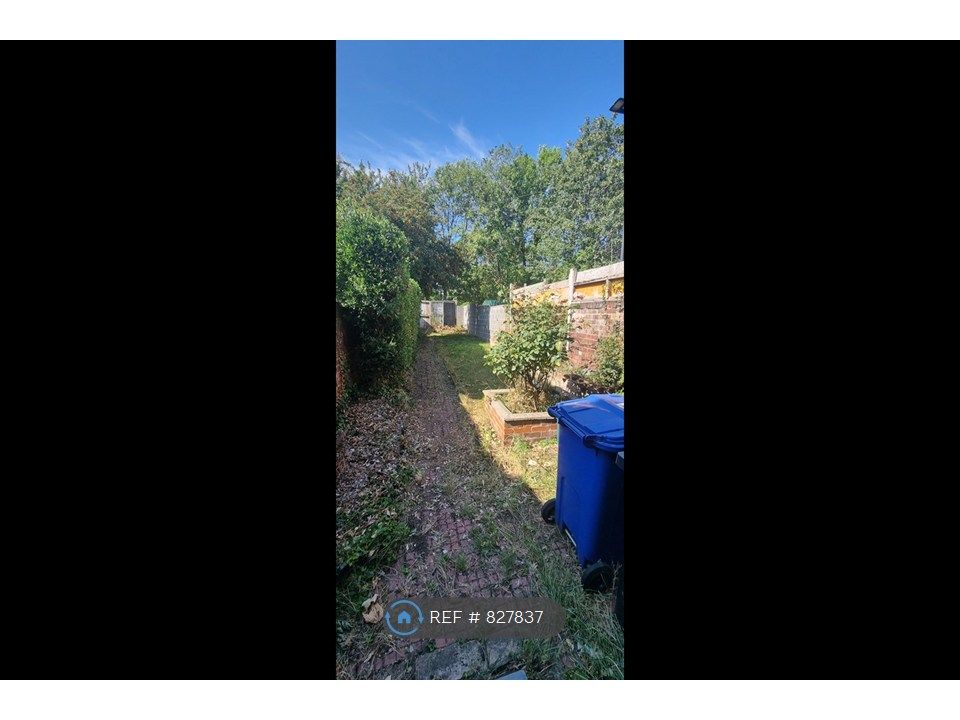 Property photo 2 of 13 Garden