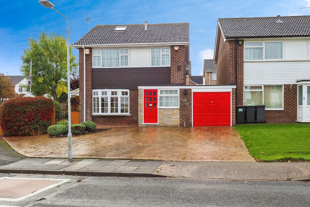 Property photo 1 of 17 Front