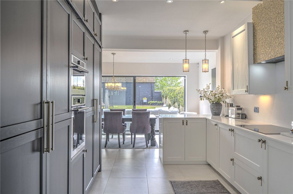 Property photo 2 of 27 Picture No. 02