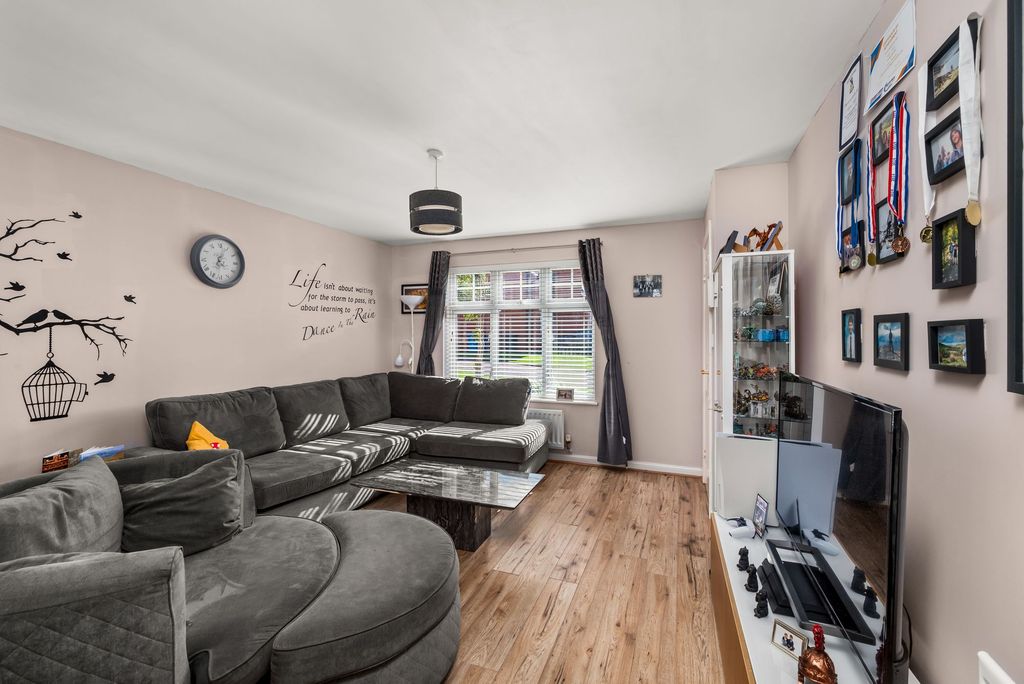Property photo 2 of 16