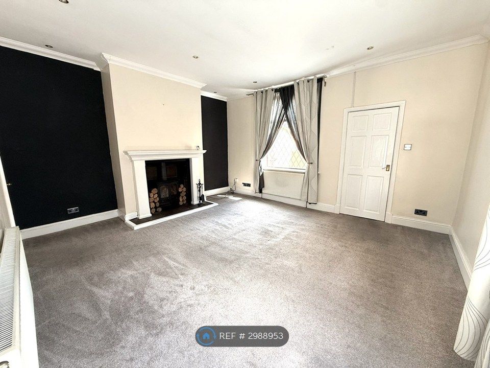 Property photo 1 of 22 Living Room