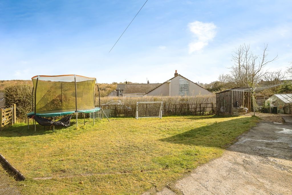 Property photo 2 of 19 Photo