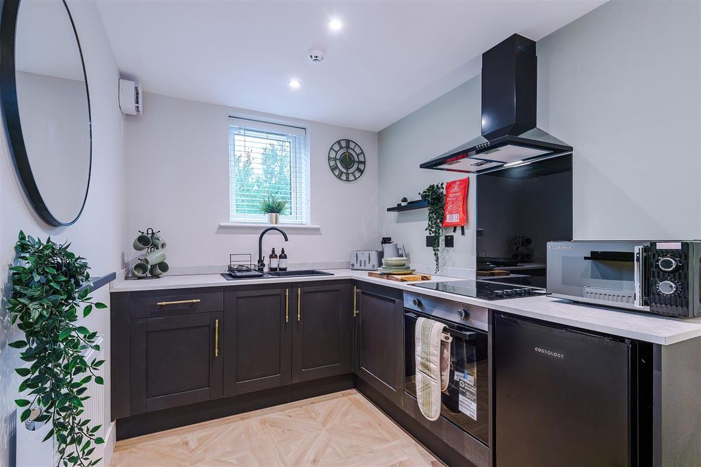 Property photo 2 of 20 459Rochdaleoldroad-HMO-45.Jpg