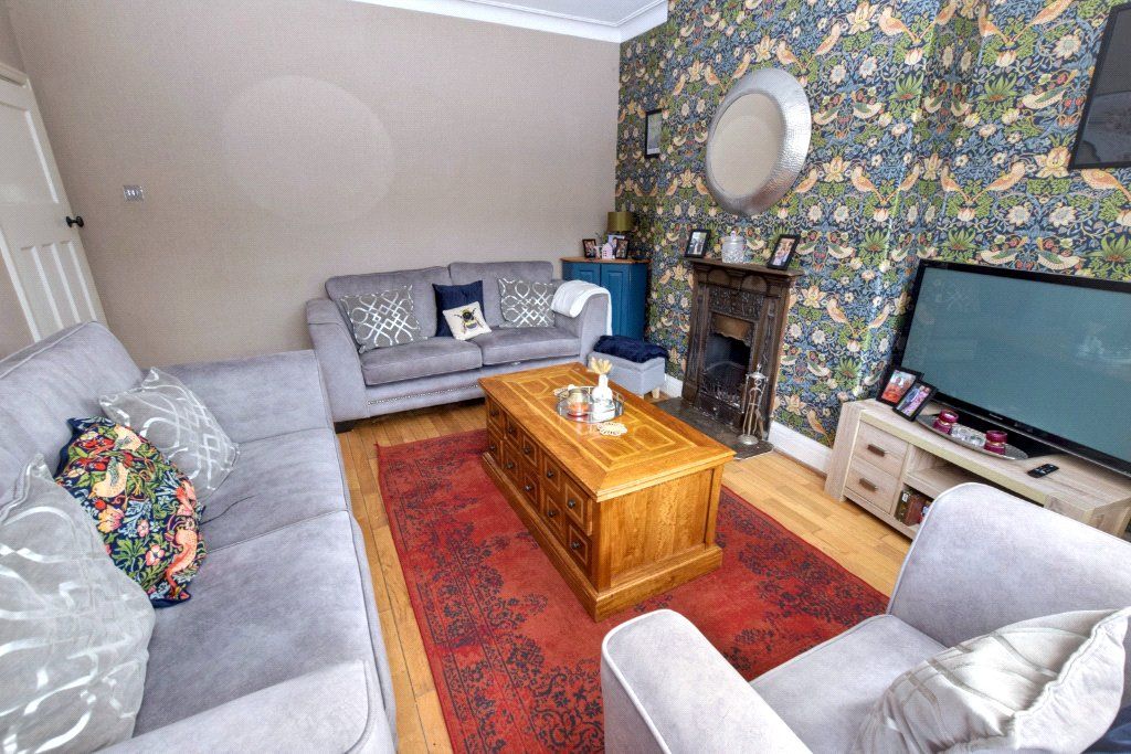 Property photo 2 of 14 Lounge