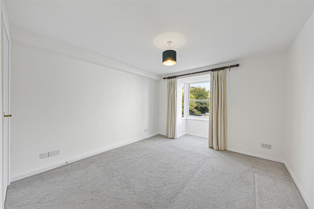 Property photo 3 of 13 Principal Bedroom