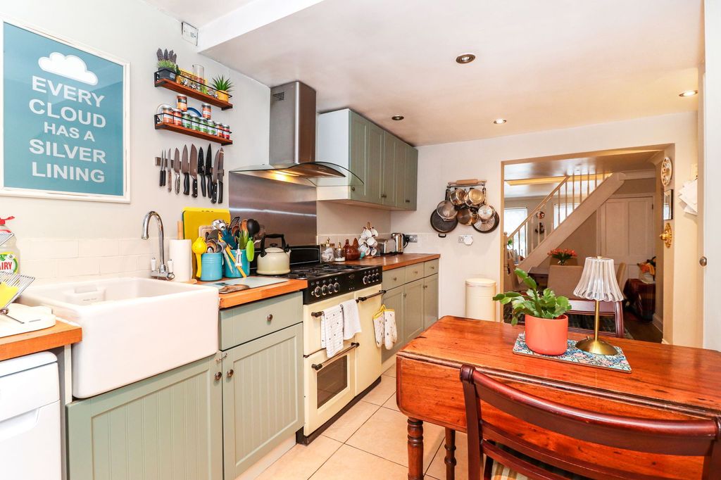 Property photo 3 of 23