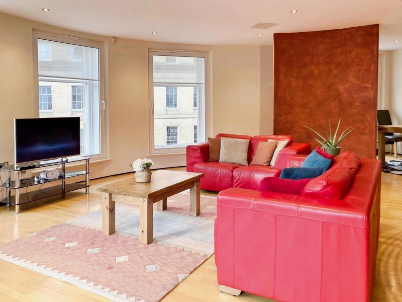 Property photo 3 of 13 Photo 4