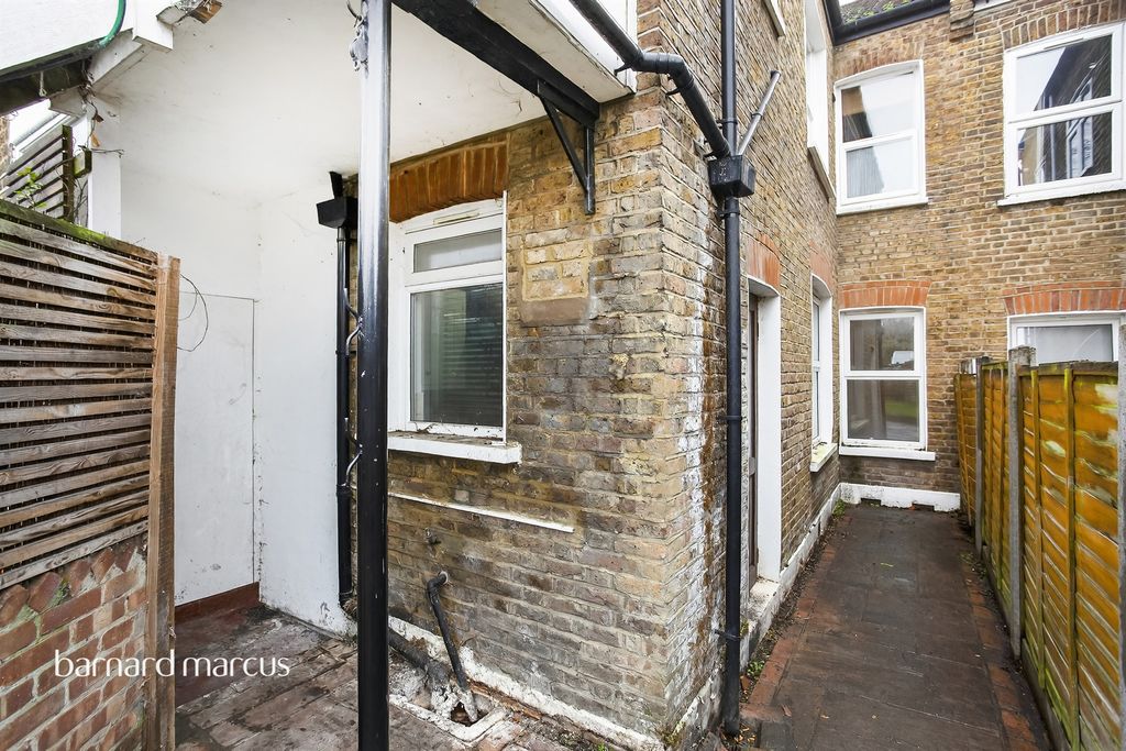 Property photo 3 of 8