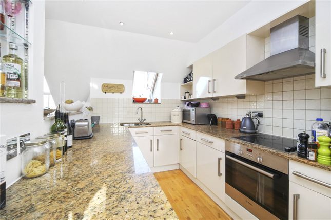 Property photo 3 of 6 Kitchen