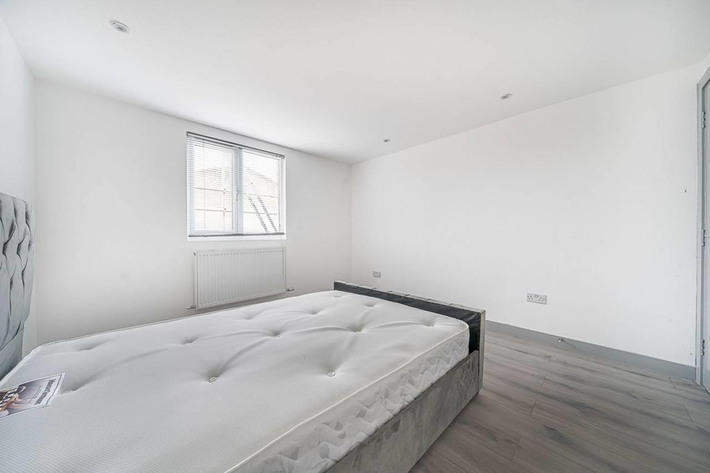 Property photo 3 of 15 Pic 6.Jpg