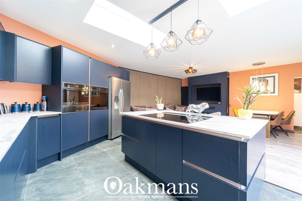 Property photo 3 of 37 Picture No. 24