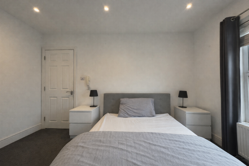 Property photo 2 of 12 Bedfor5