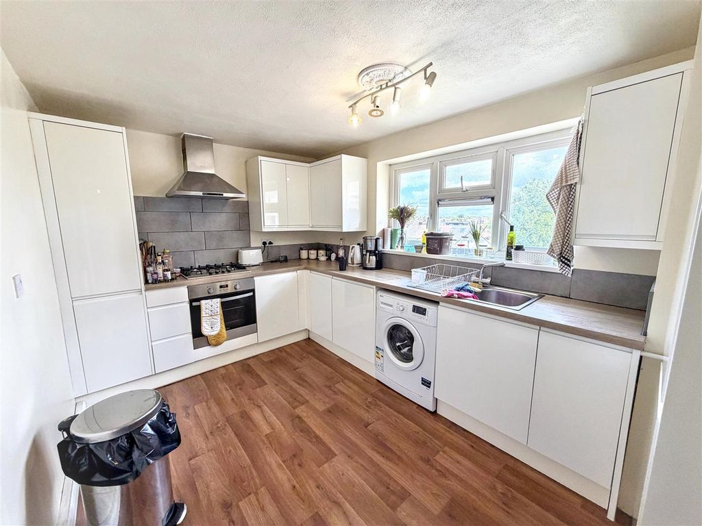 Property photo 3 of 12 Kitchen/Diner
