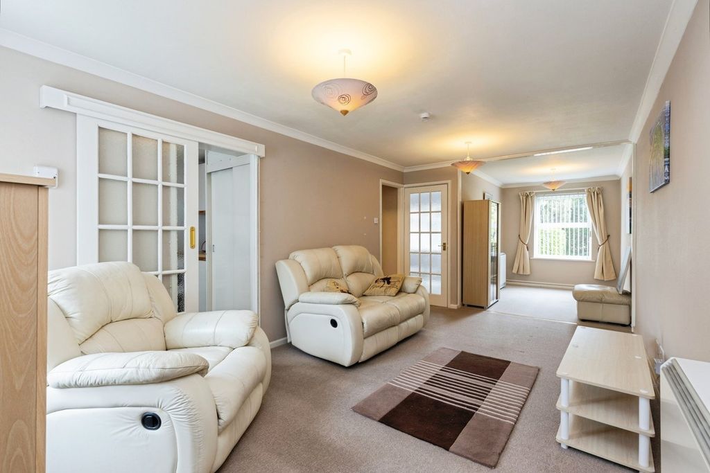 Property photo 3 of 19