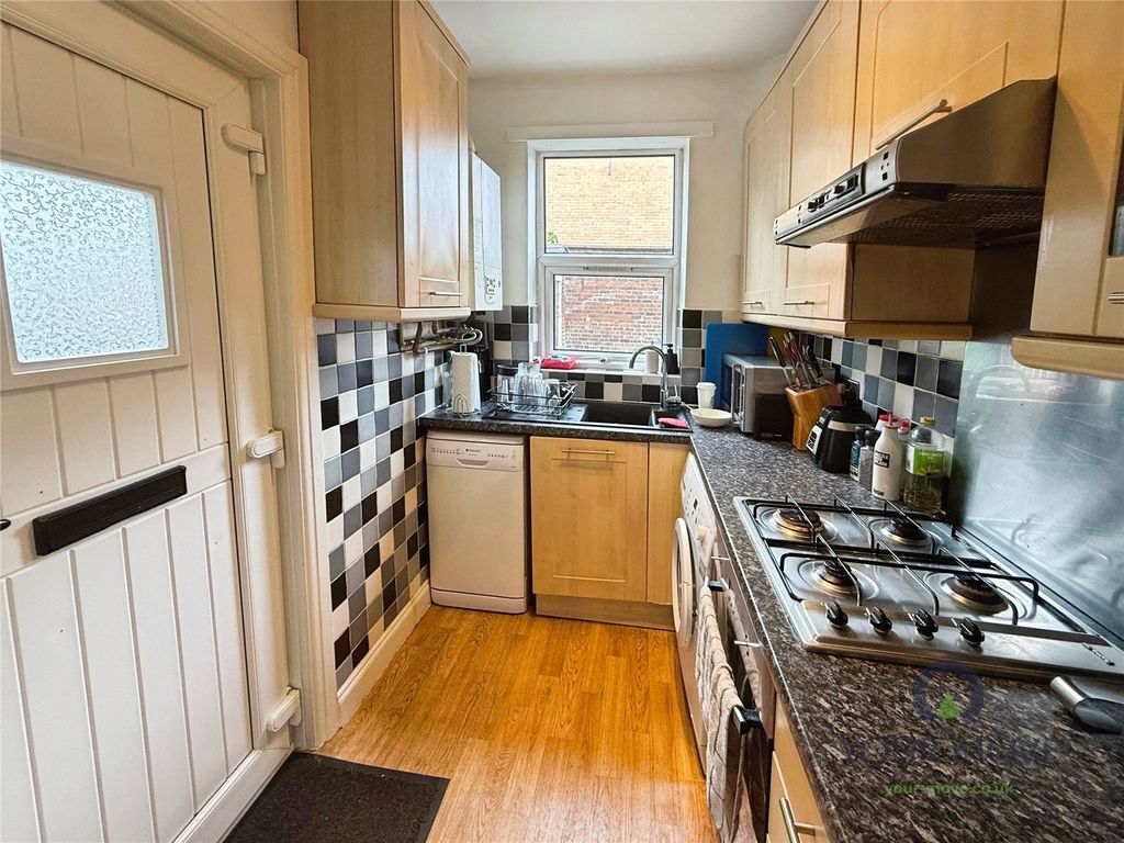 Property photo 3 of 9 Kitchen