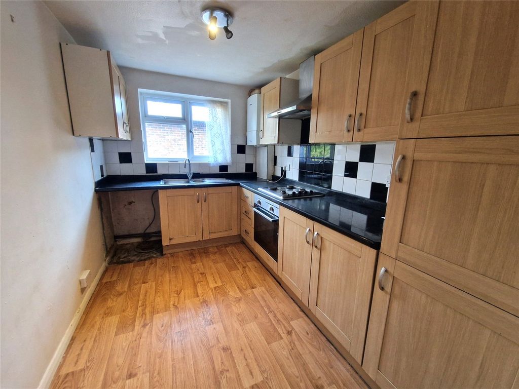 Property photo 3 of 11 Picture No. 17