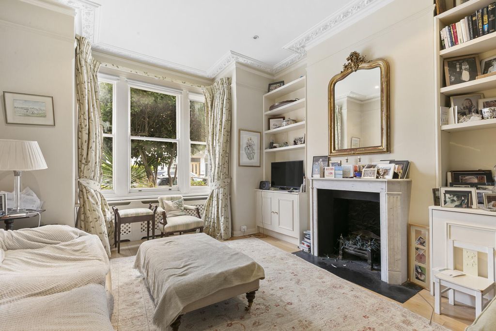 Property photo 3 of 12 Living Room