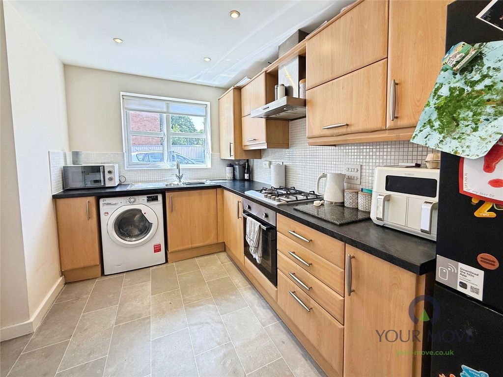Property photo 3 of 13 Kitchen