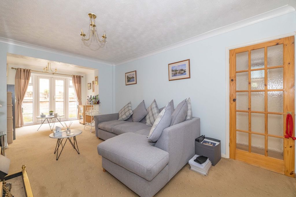 Property photo 2 of 12 Picture 2