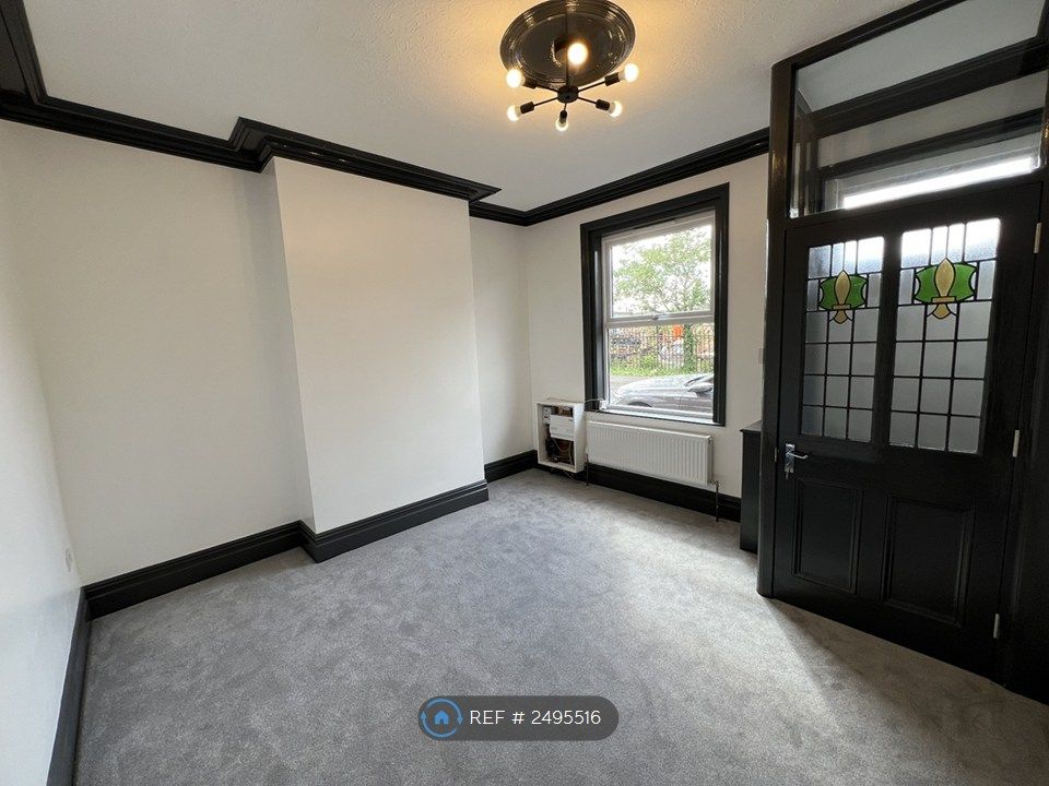 Property photo 3 of 22 Lounge