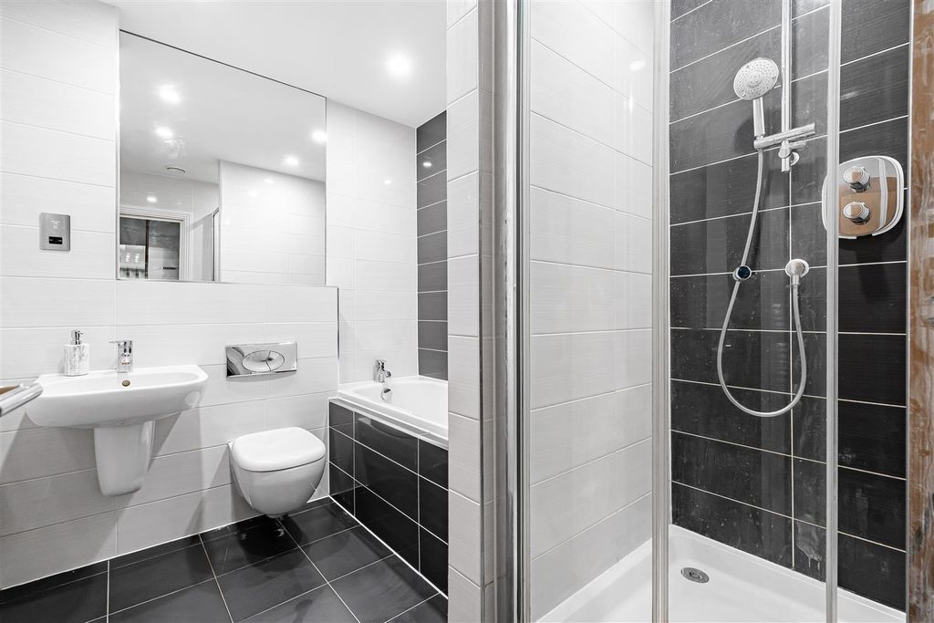 Additional image 10 of 2 bed flat for saleShoppenhangers Road, Maidenhead SL6