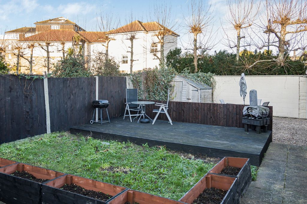 Property photo 3 of 17