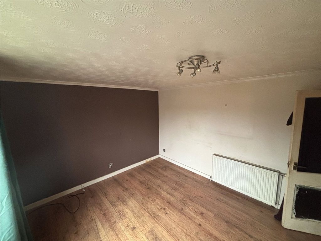 Property photo 2 of 8 Picture No. 04