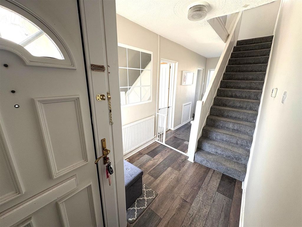 Property photo 3 of 27 Hallway A.Jpg