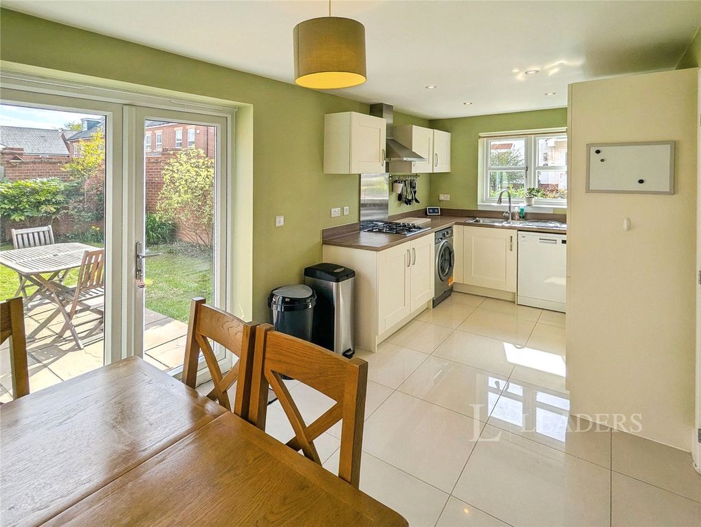 Property photo 2 of 18 Picture No. 12