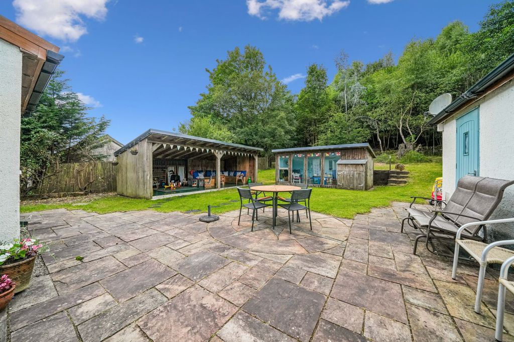 Property photo 2 of 43