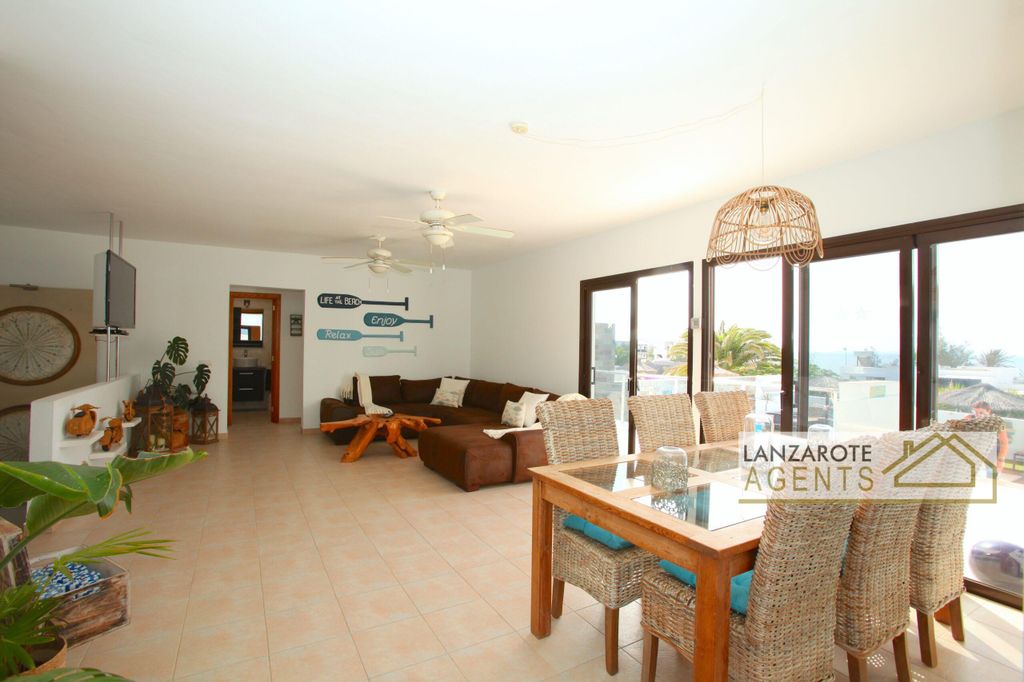 Property photo 2 of 31