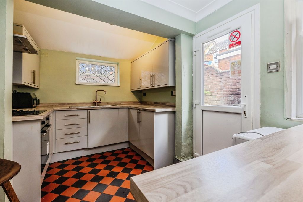 Property photo 3 of 17