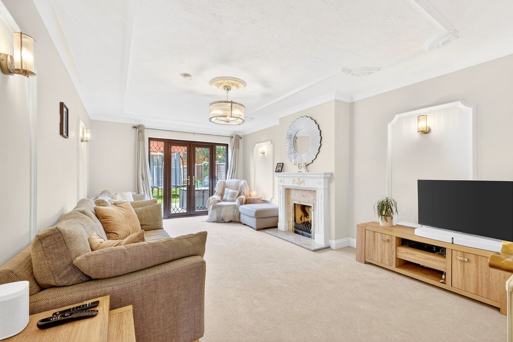 Property photo 3 of 18