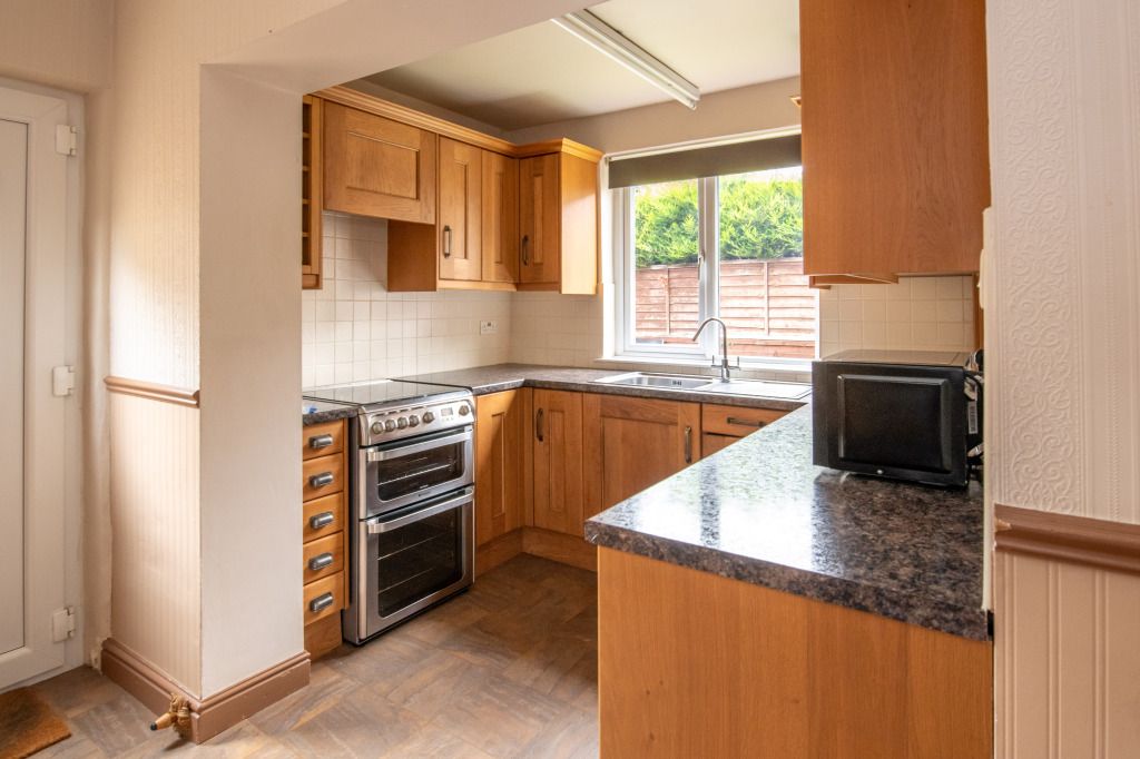 Property photo 3 of 14 Kitchen Area