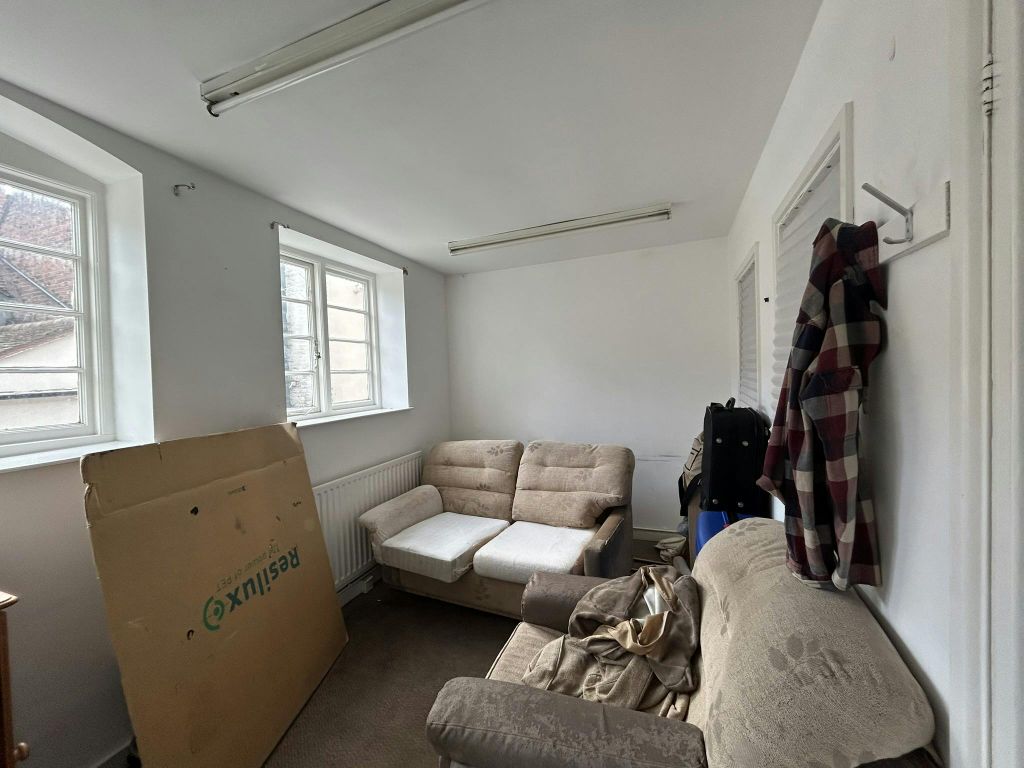 Property photo 3 of 8 Img_2129.Jpeg