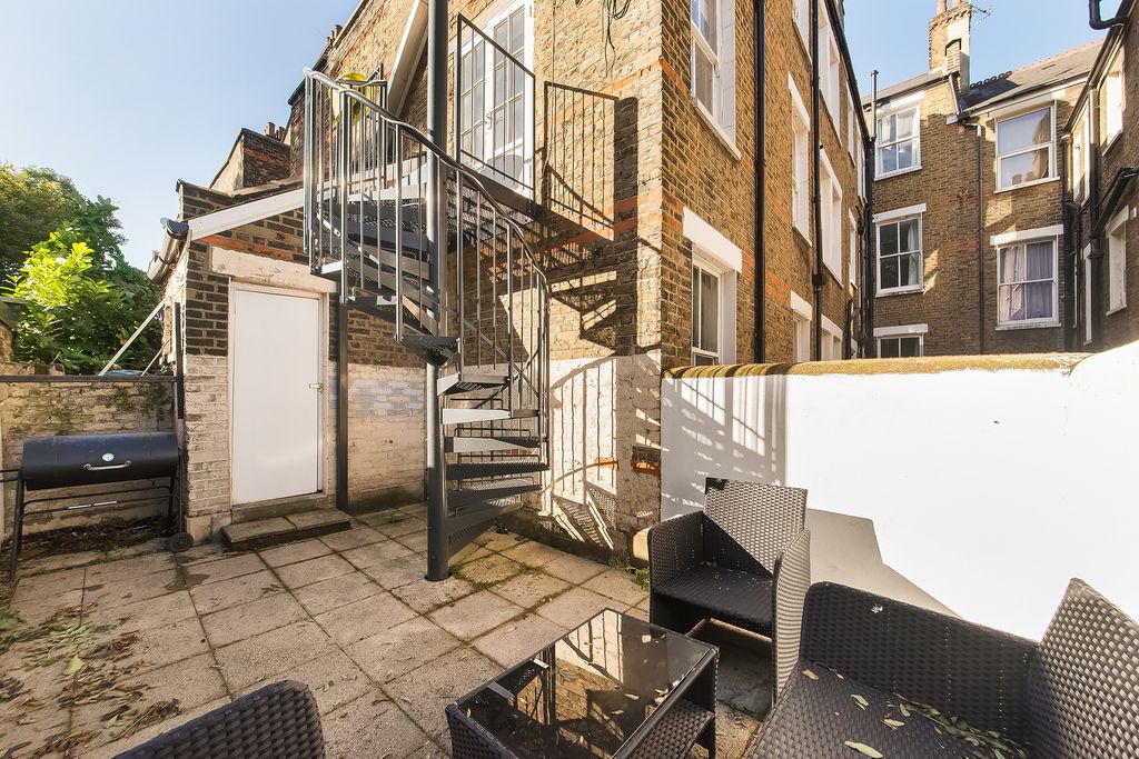 Property photo 2 of 7