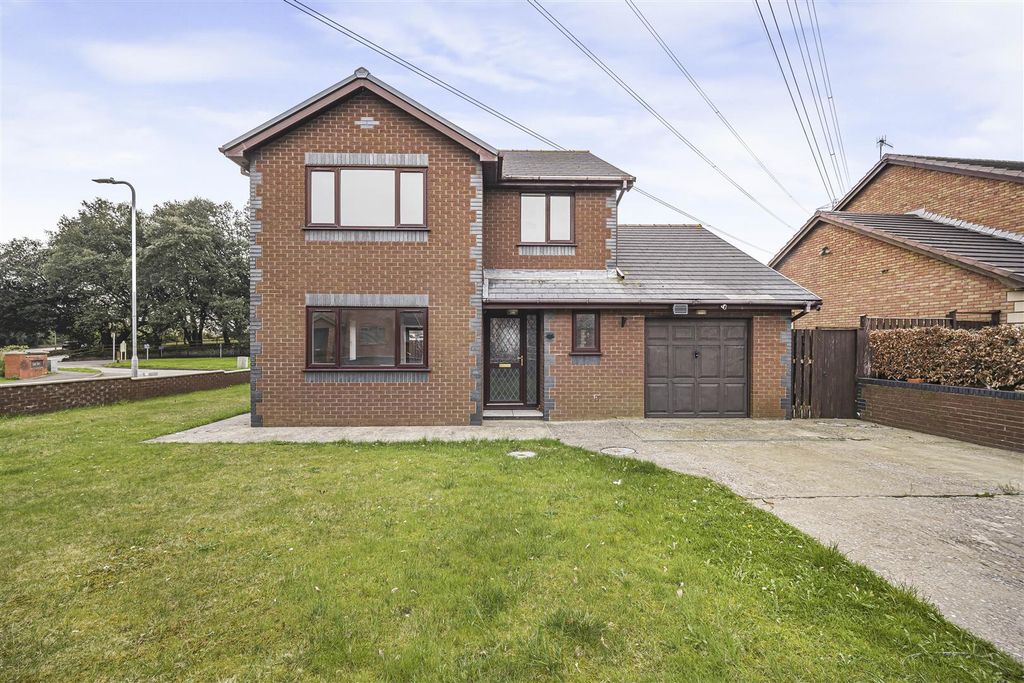 Property photo 1 of 21 Main Dwelling