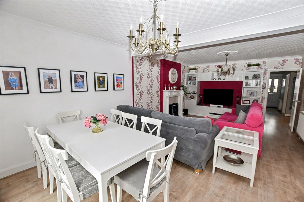 Property photo 3 of 19 Picture No. 15