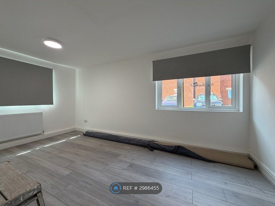 Property photo 2 of 6 Living Room