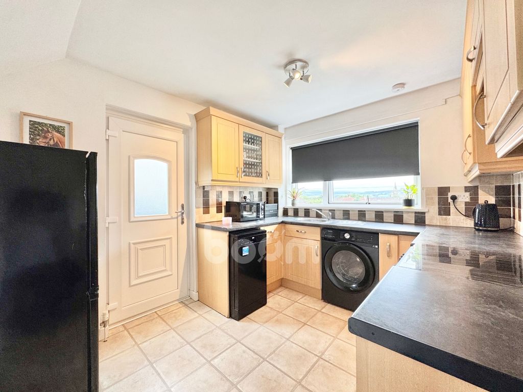 Property photo 3 of 23 Aitken Drive, Beith Kitchen Shot