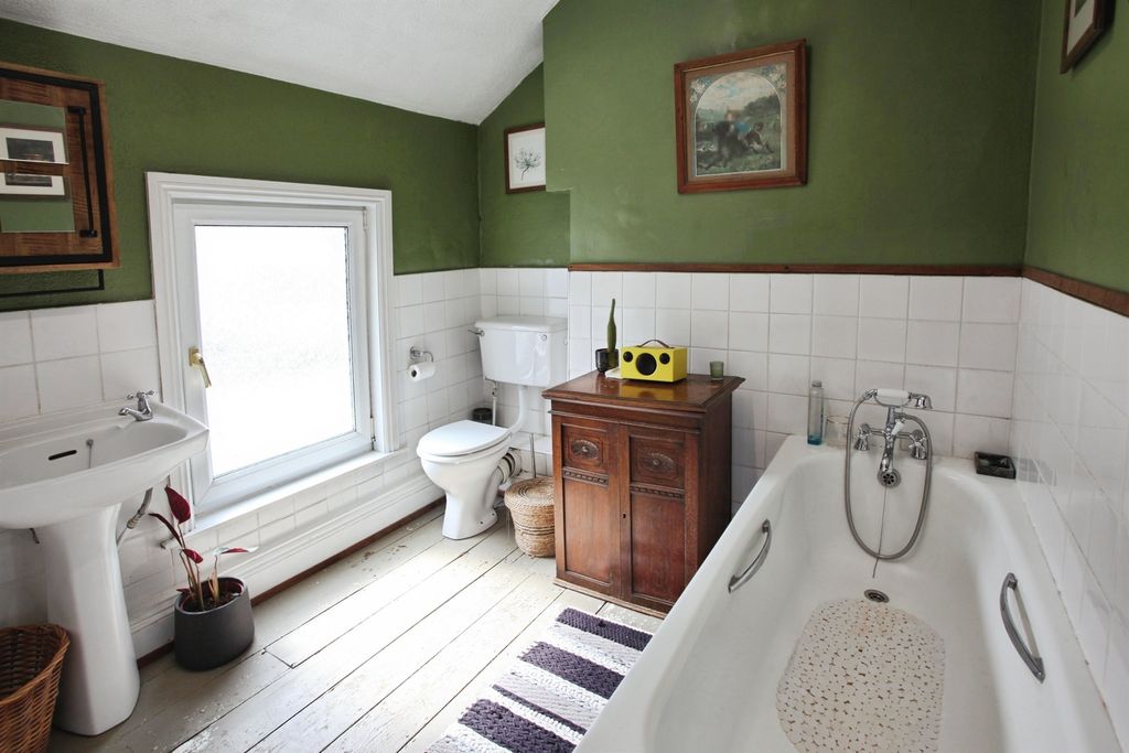 Property photo 2 of 14