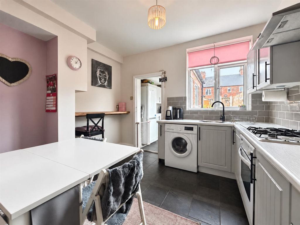 Property photo 3 of 15 Kitchen