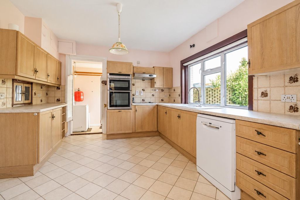 Property photo 3 of 29