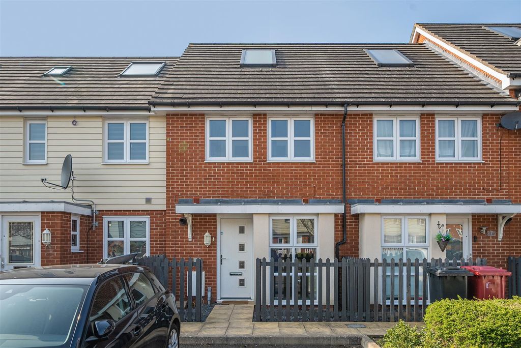 Property photo 1 of 15 External