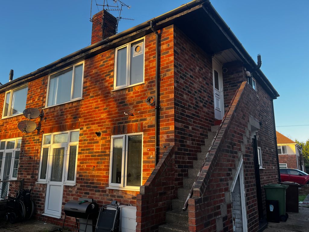 Property photo 1 of 8 Cover