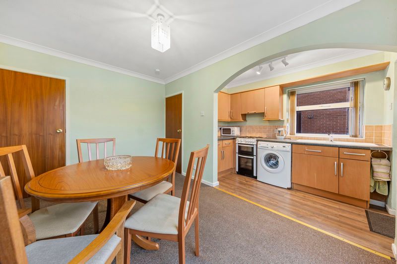 Property photo 3 of 25 Dining-Room