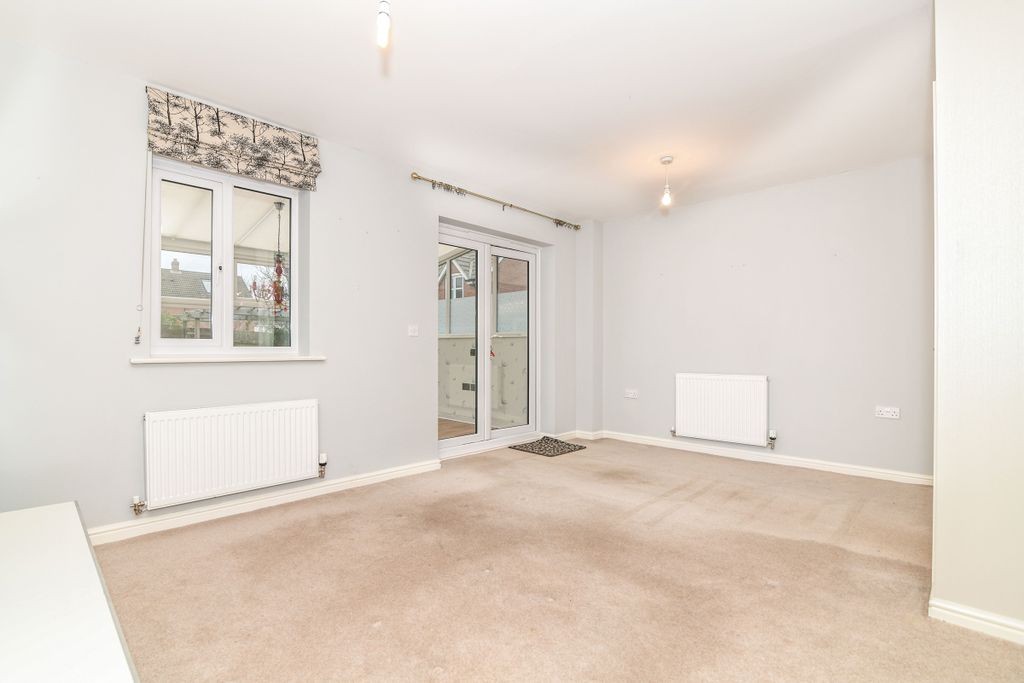 Property photo 3 of 8