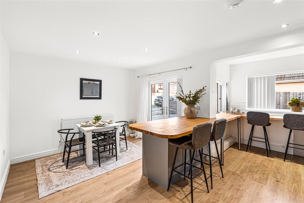 Property photo 2 of 30 Kitchen Diner