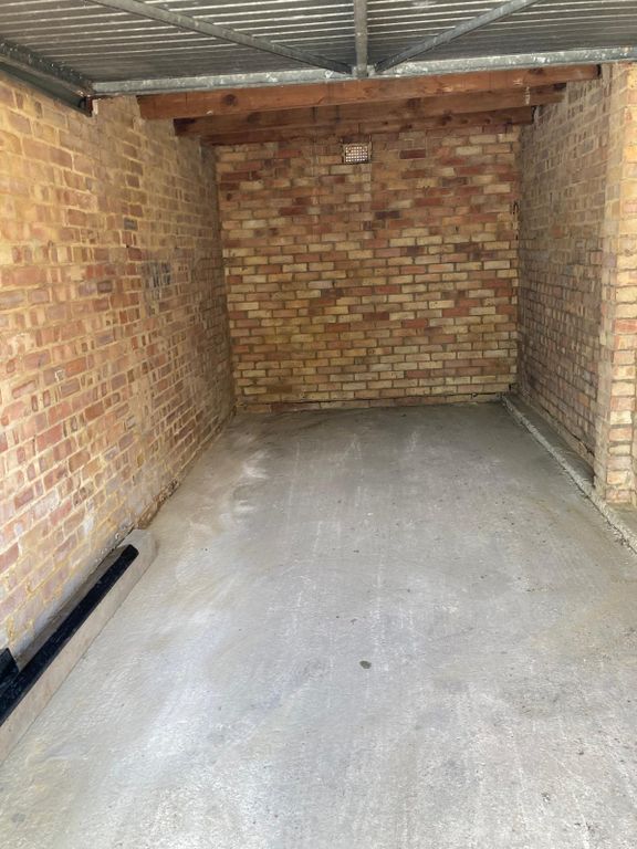 Property photo 3 of 4