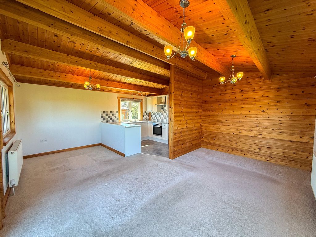 Property photo 2 of 14 Picture No. 12